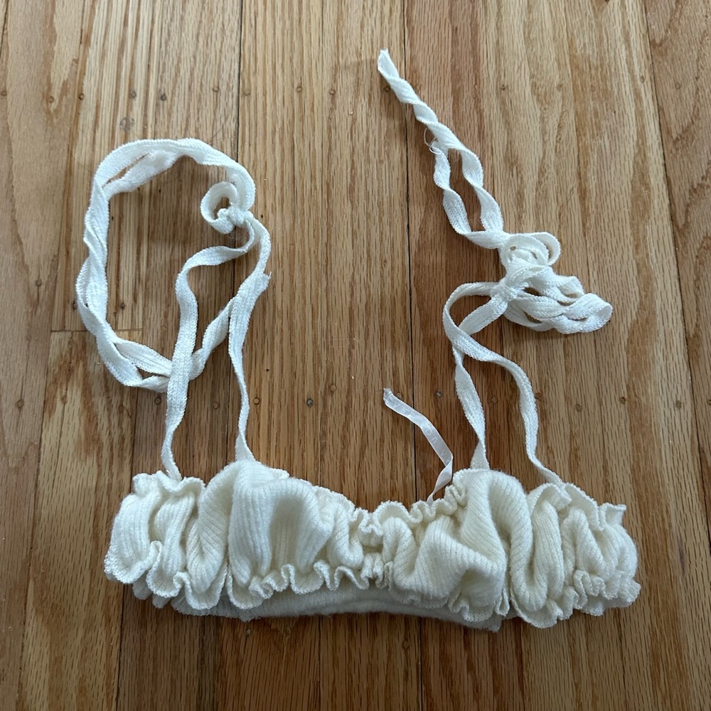 ARE YOU AM I cloud white bra top